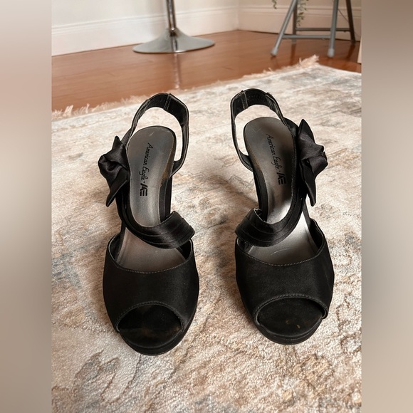 Beautiful Bow Heels ✨ - Picture 2 of 8